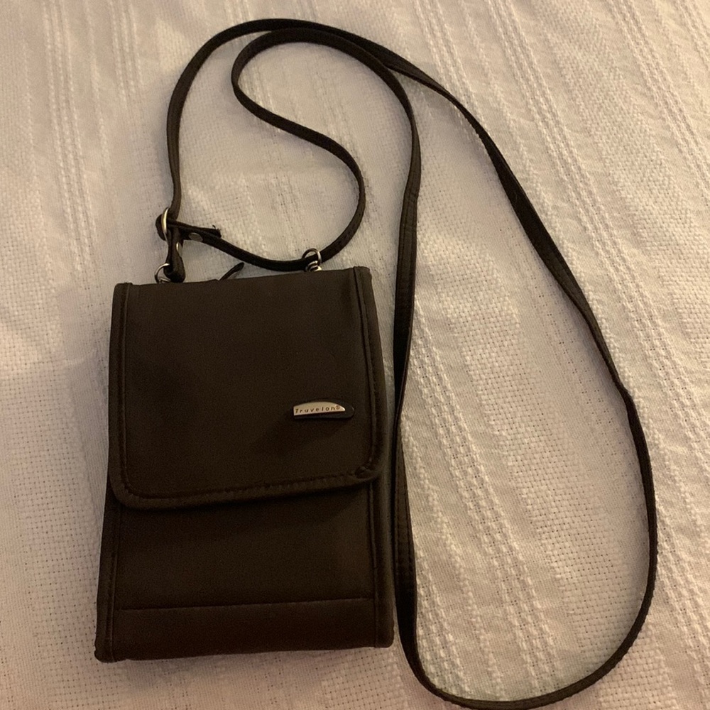 NEW Travelon crossbody